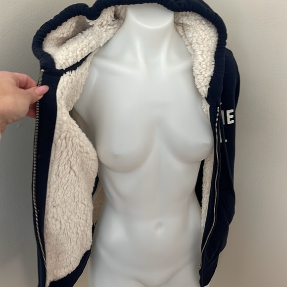 (NWT) Abercrombie & Fitch Women’s Full Zip Sherpa Hoodie in Navy, Small - Picture 10 of 15